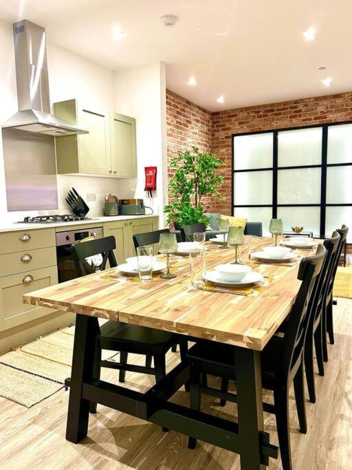 Brand New Apt - Beach Breeze Spacious 1-Bedroom Apartment With Parking - Sleeps 4 Ppl- Internet Bournemouth Zewnętrze zdjęcie