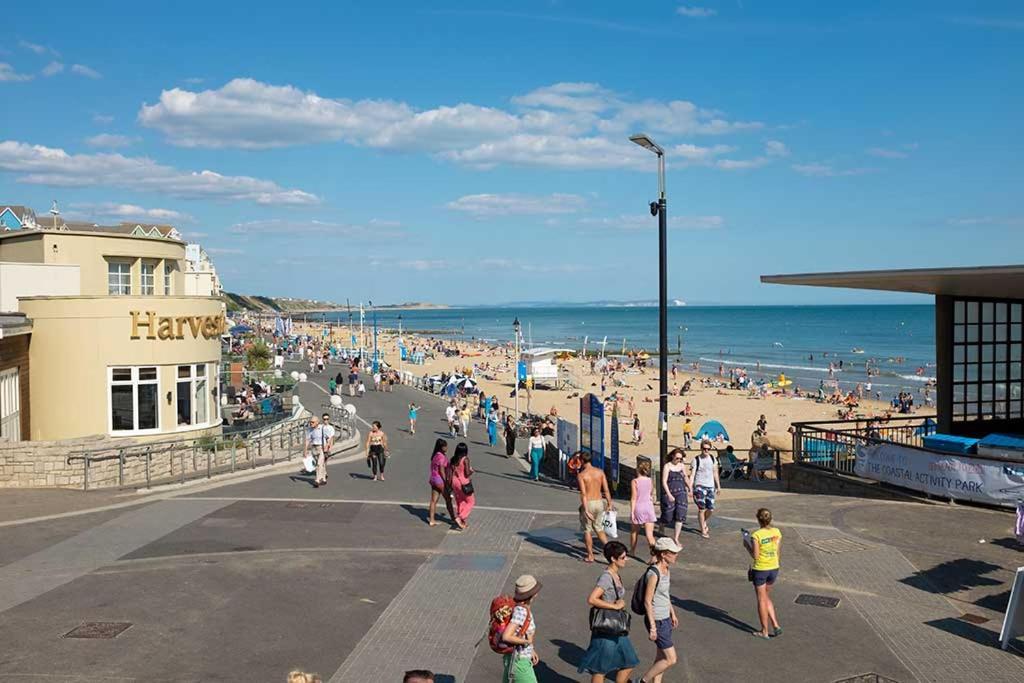 Brand New Apt - Beach Breeze Spacious 1-Bedroom Apartment With Parking - Sleeps 4 Ppl- Internet Bournemouth Zewnętrze zdjęcie